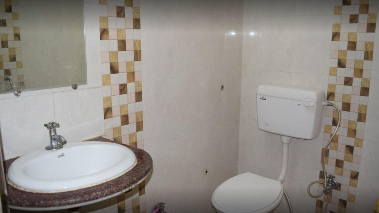 Hotel Aman Palace Prayagraj Extérieur photo