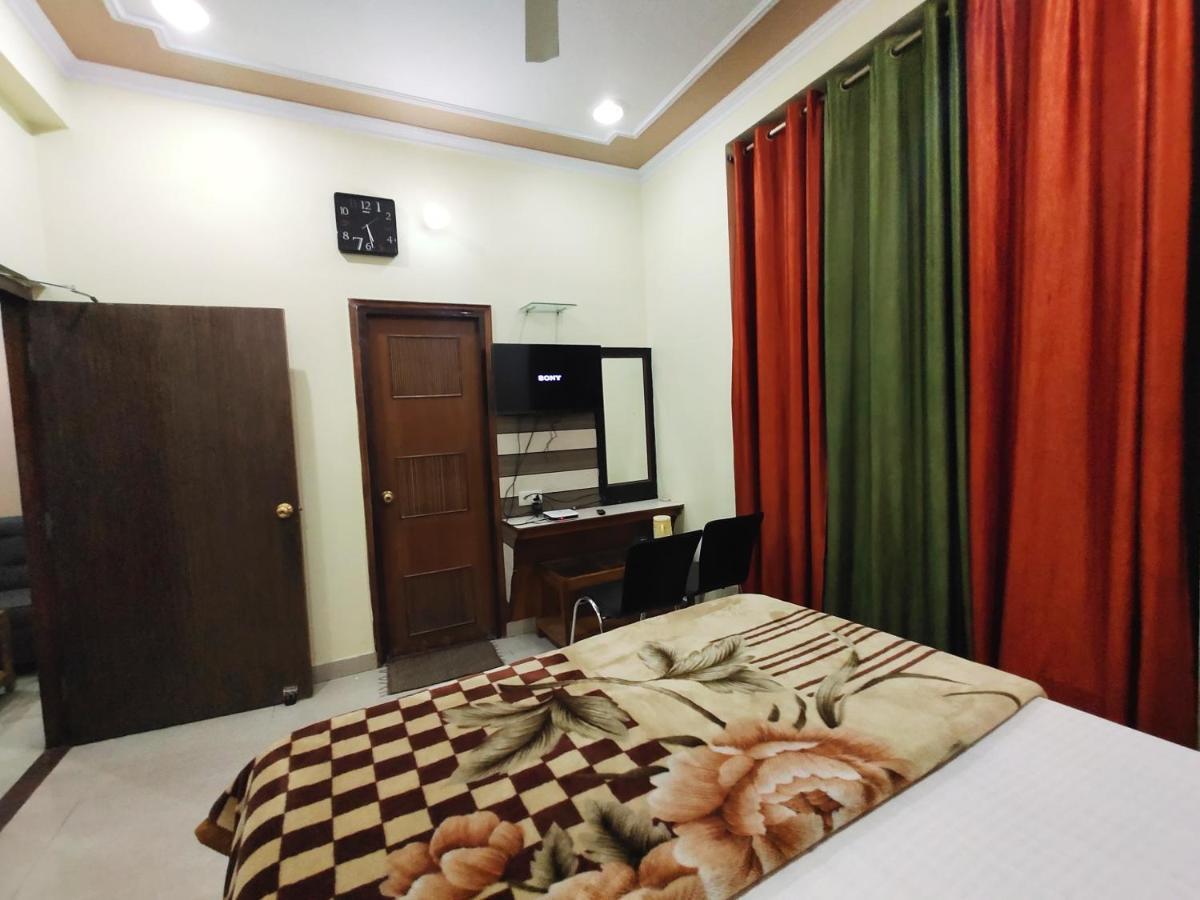 Hotel Aman Palace Prayagraj Extérieur photo